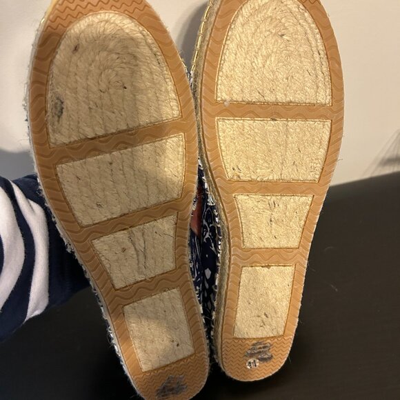 LILY PULITZER TARGET Sz 11 Upstream Fish With Gold Toe Cap Flats Shoes - Picture 4 of 4